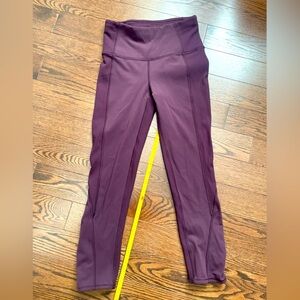 Lululemon On your Mark size 4